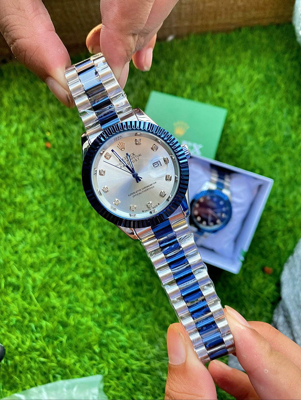 Premium Men’s Wristwatch with Date Display and Elegant Dial