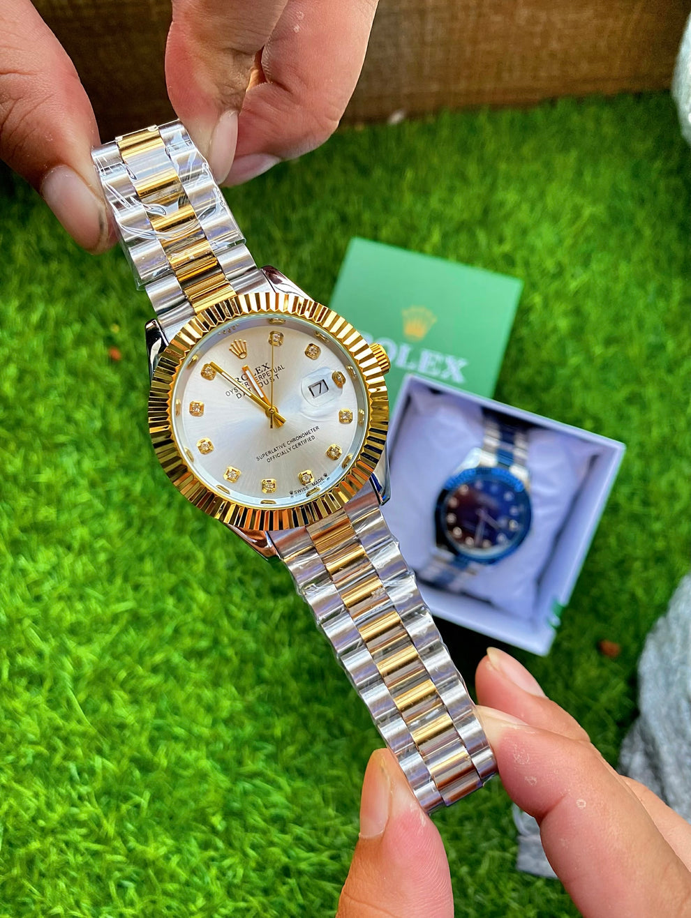 Premium Men’s Wristwatch with Date Display and Elegant Dial