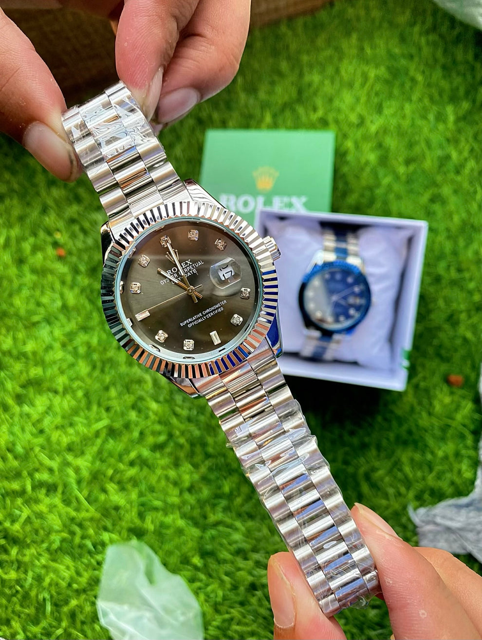 Premium Men’s Wristwatch with Date Display and Elegant Dial