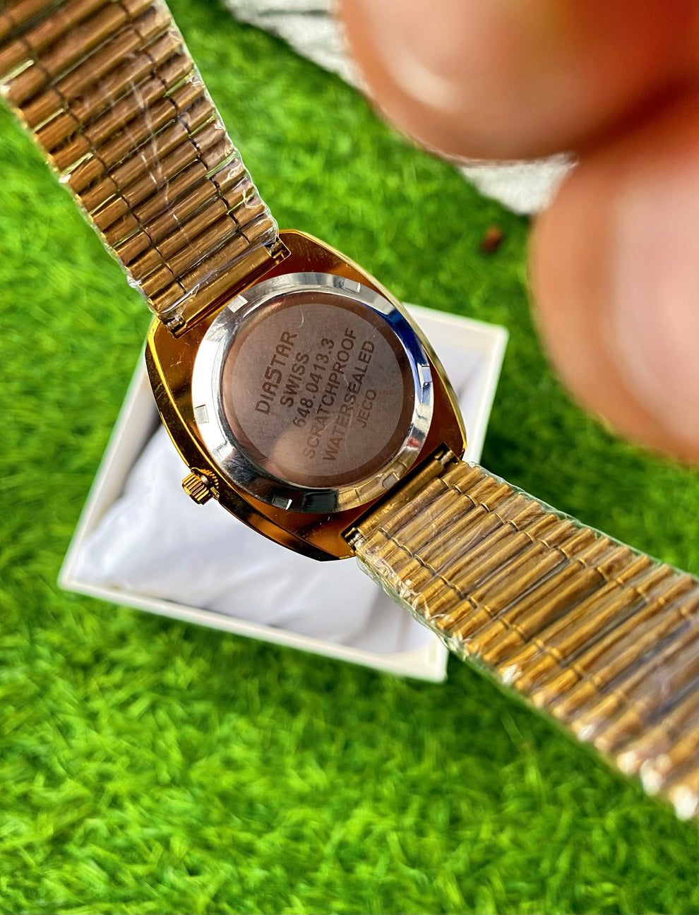 Premium Analog Wristwatch – Fashion & Lifestyle Edition